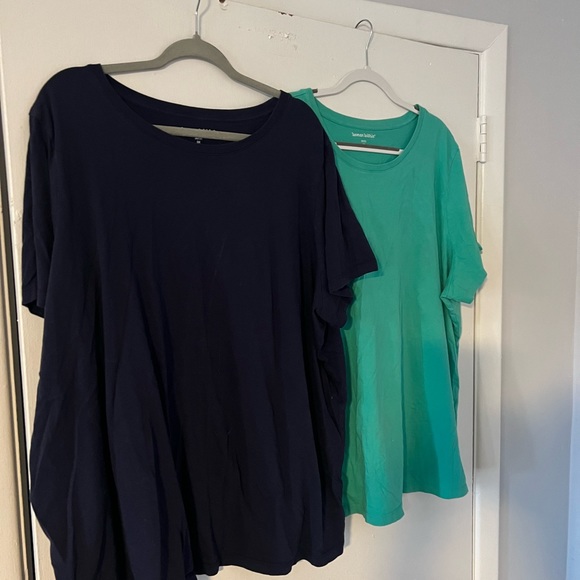 Two woman within shirts size 30/32 - Picture 2 of 13